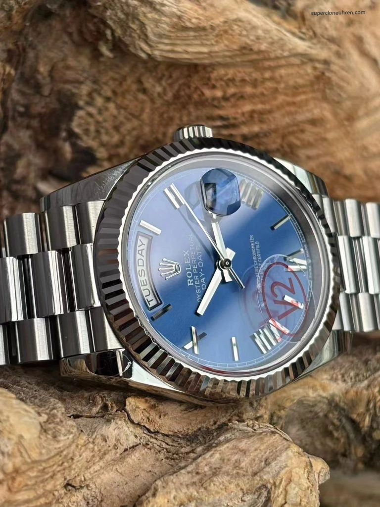 Super Clone Rolex Day-Date m228239-0007 blaues Zifferblatt mit römischen Ziffern 40mm