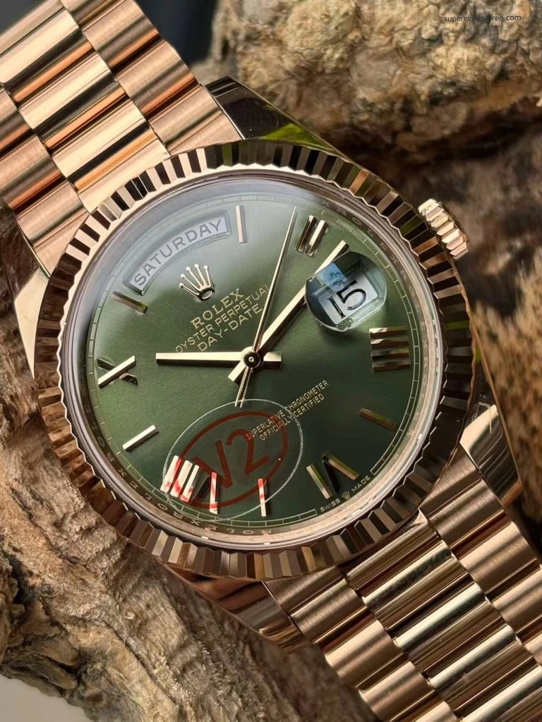 Premium Replica Uhr Rolex Day-Date m228235-0025 Roségold Mintgrün 40mm