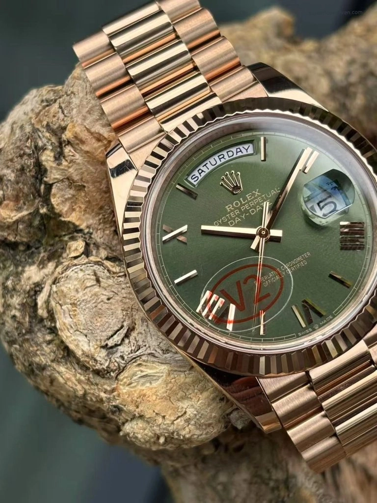 Premium Replica Uhr Rolex Day-Date m228235-0025 Roségold Mintgrün 40mm