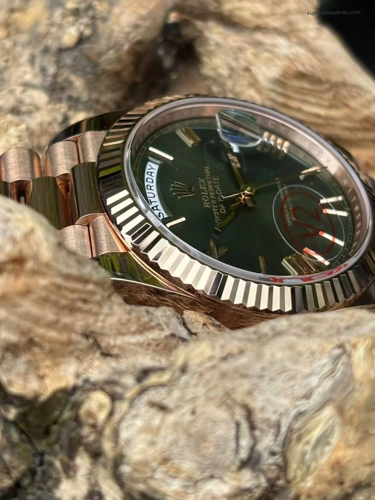 Premium Replica Uhr Rolex Day-Date m228235-0025 Roségold Mintgrün 40mm