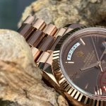 Premium Replica Uhr Rolex Day-Date m228235-0002 Roségold mit braunem Zifferblatt 40mm