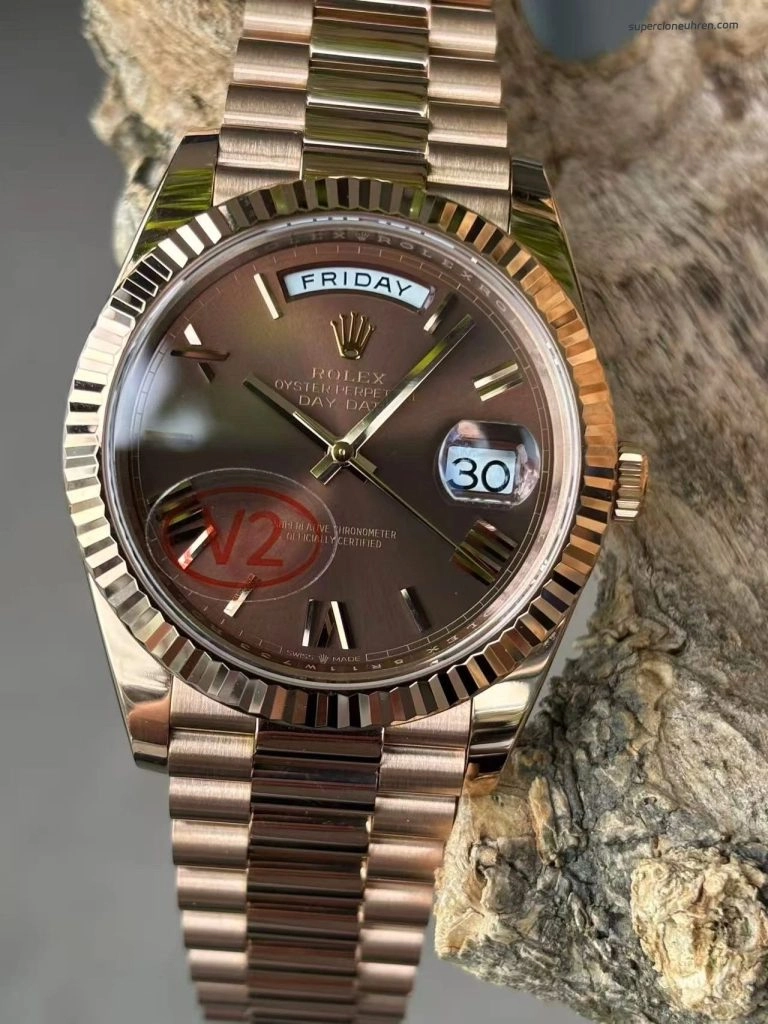 Premium Replica Uhr Rolex Day-Date m228235-0002 Roségold mit braunem Zifferblatt 40mm