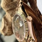 Premium Replica Uhr Rolex Day-Date m228235-0002 Roségold mit braunem Zifferblatt 40mm