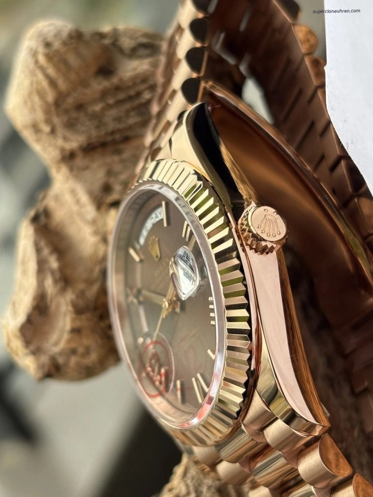Premium Replica Uhr Rolex Day-Date m228235-0002 Roségold mit braunem Zifferblatt 40mm