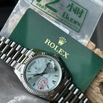 1:1 Super Clone Uhr Rolex Day-Date M228236-0012 eisblaues Zifferblatt mit römischen Ziffern 40mm