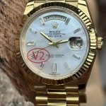 Premium Replica Uhr Rolex Day-Date m228238-0071 mit Perlmuttzifferblatt und Diamantindizes 40mm