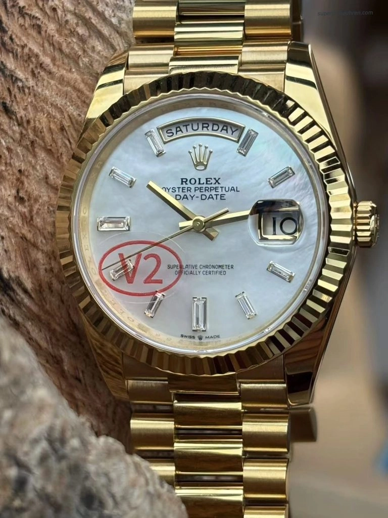 Premium Replica Uhr Rolex Day-Date m228238-0071 mit Perlmuttzifferblatt und Diamantindizes 40mm