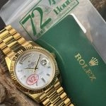 Premium Replica Uhr Rolex Day-Date m228238-0071 mit Perlmuttzifferblatt und Diamantindizes 40mm