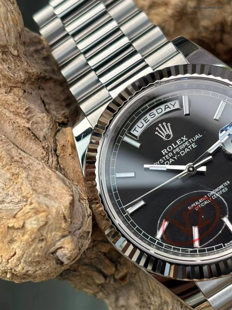 Premium Replica Uhr Rolex Day-Date m228239-0004 schwarzes Zifferblatt mit Leuchtindizes 40mm