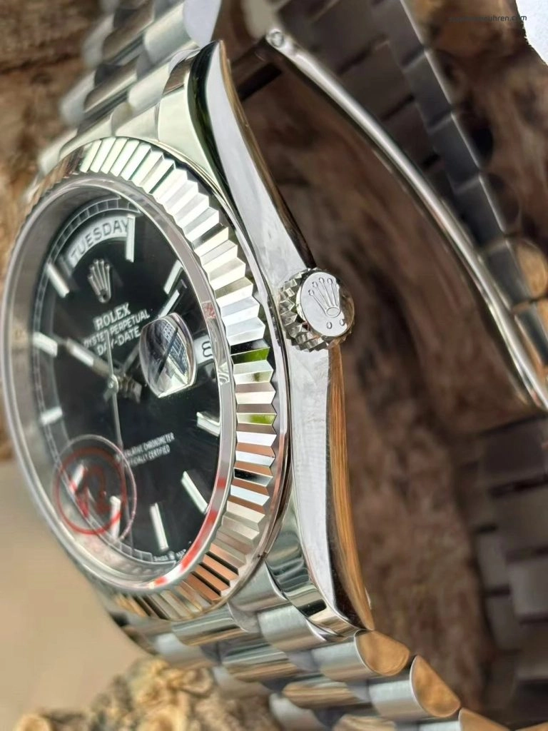 Premium Replica Uhr Rolex Day-Date m228239-0004 schwarzes Zifferblatt mit Leuchtindizes 40mm