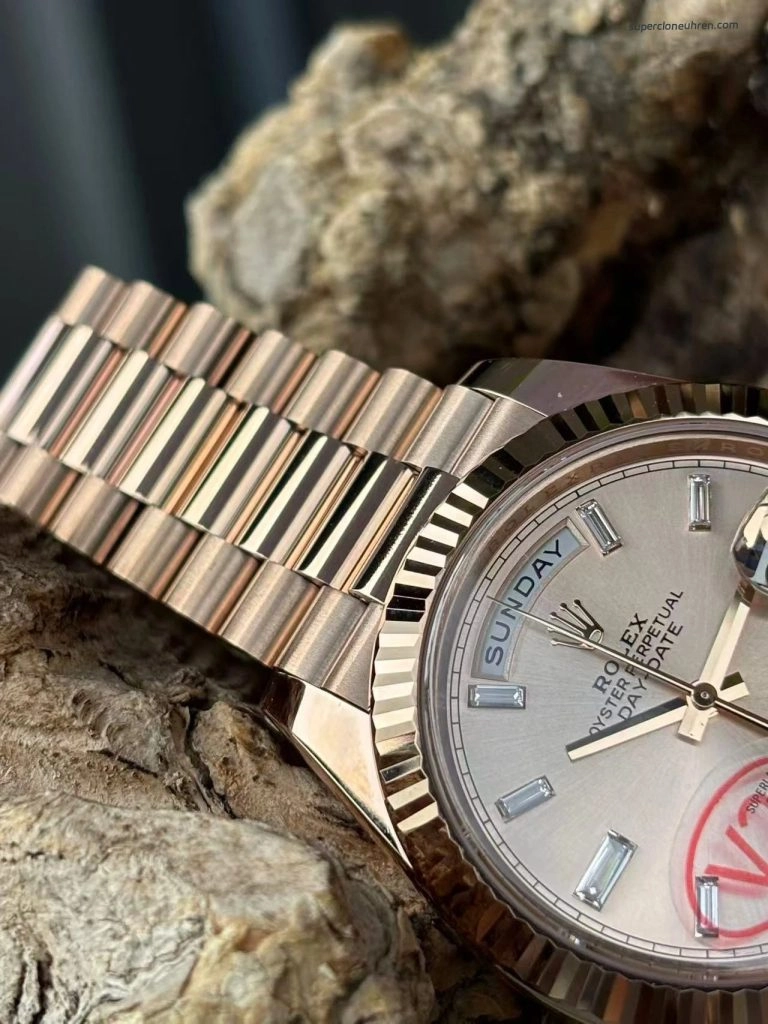 Premium Replica Uhr Rolex Day-Date m228235-0004 in Roségold mit Champagner-Zifferblatt 40mm