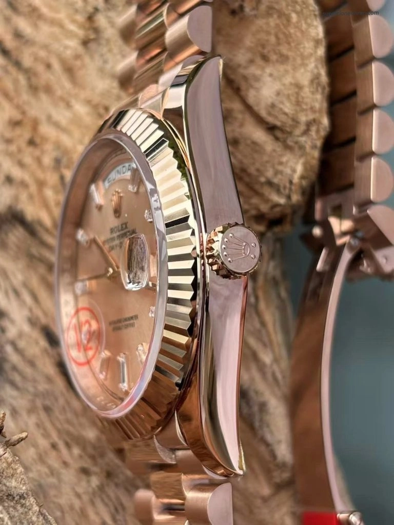 Premium Replica Uhr Rolex Day-Date m228235-0004 in Roségold mit Champagner-Zifferblatt 40mm