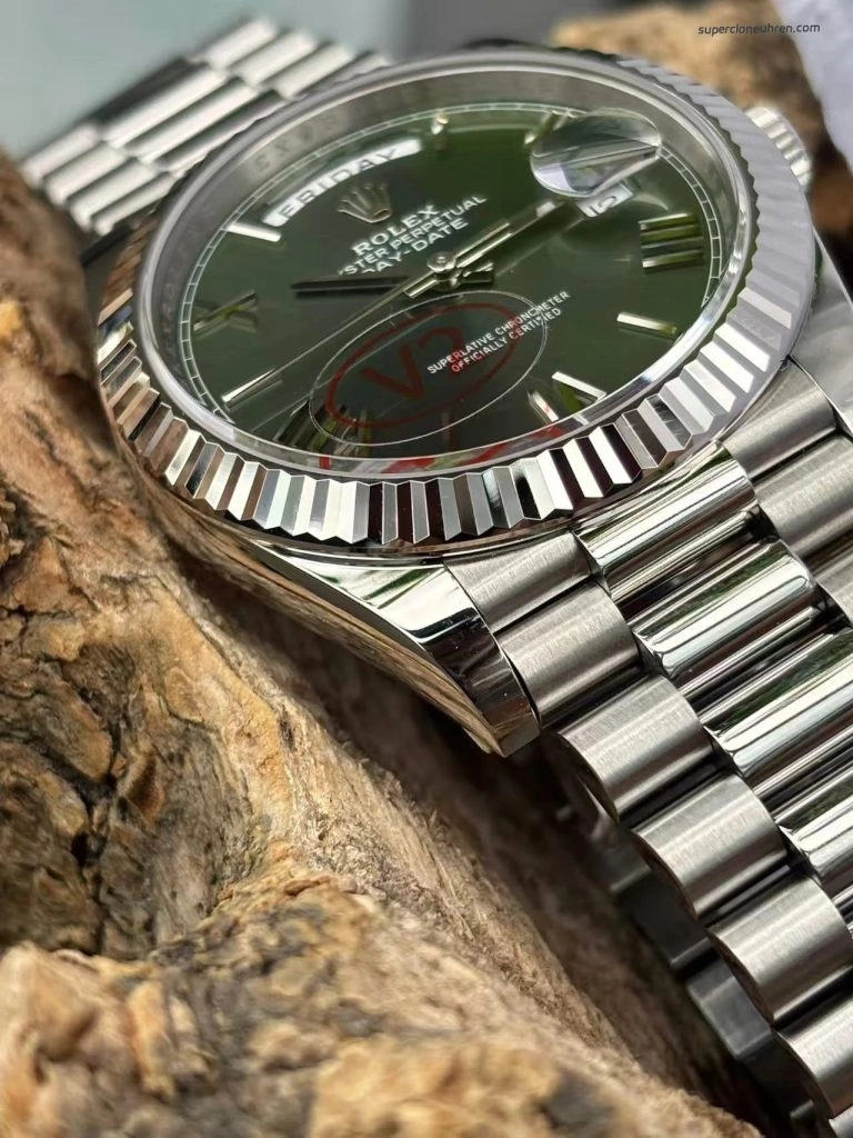 Super Clone Rolex Day-Date m228236-0008 grünes Zifferblatt mit römischen Indizes 40mm