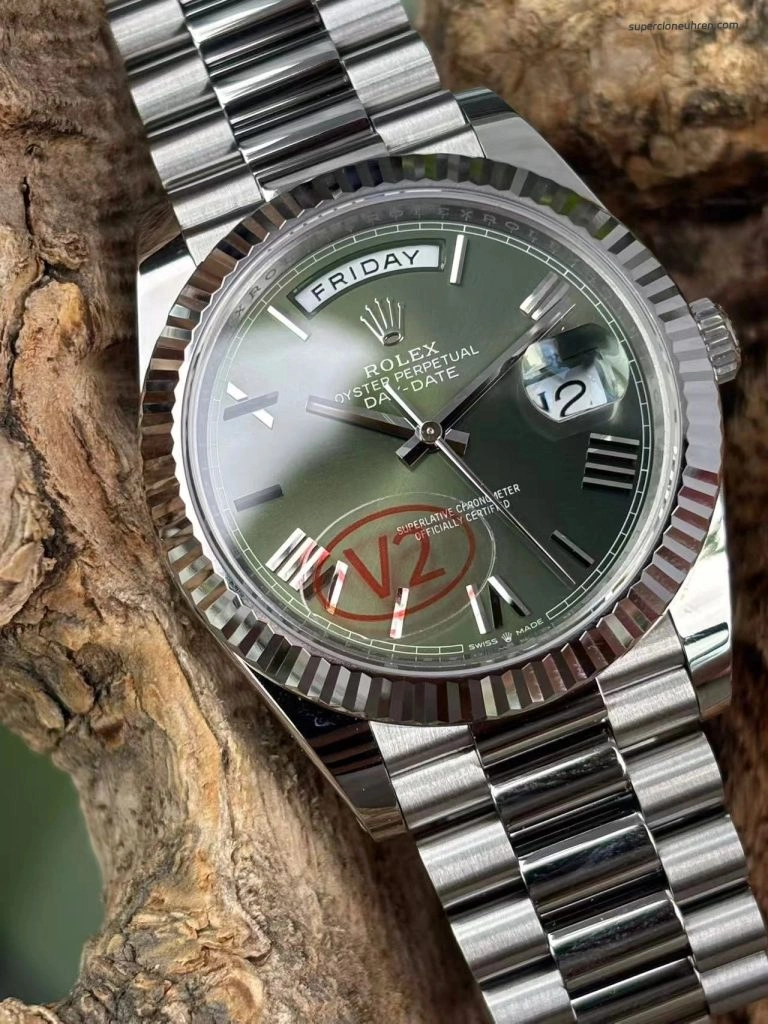 Super Clone Rolex Day-Date m228236-0008 grünes Zifferblatt mit römischen Indizes 40mm