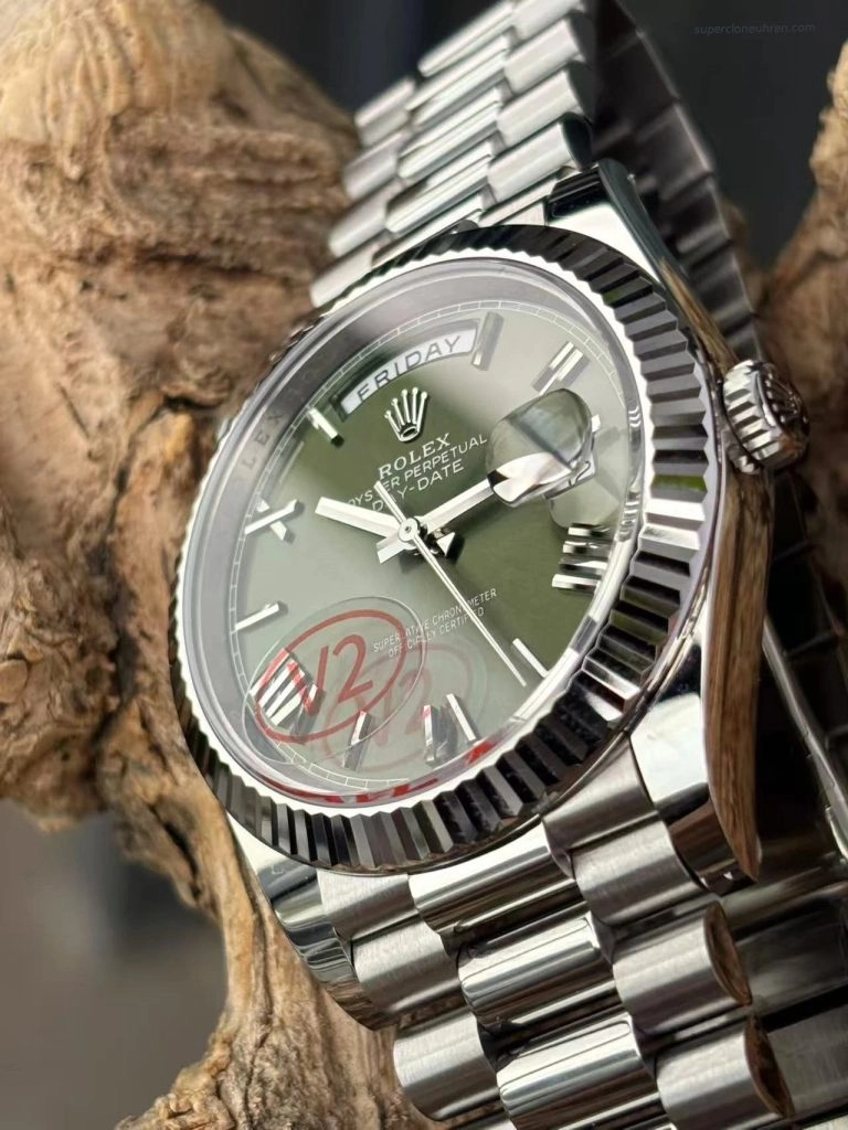 Super Clone Rolex Day-Date m228236-0008 grünes Zifferblatt mit römischen Indizes 40mm