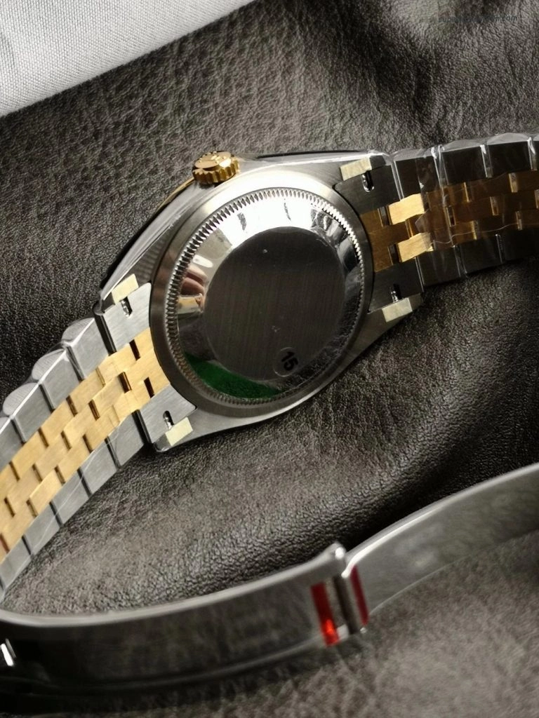 Premium Replica Uhr Rolex Datejust m126233-0015 mit Bicolor-Lünette und Jubilé-Band 36mm