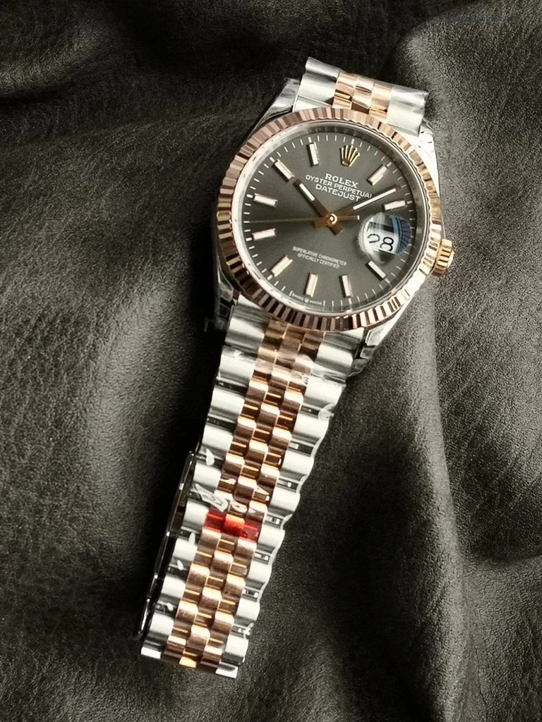 Premium Replica Uhr Rolex Datejust m126231-0013 Bicolor mit geriffelter Lünette 36mm