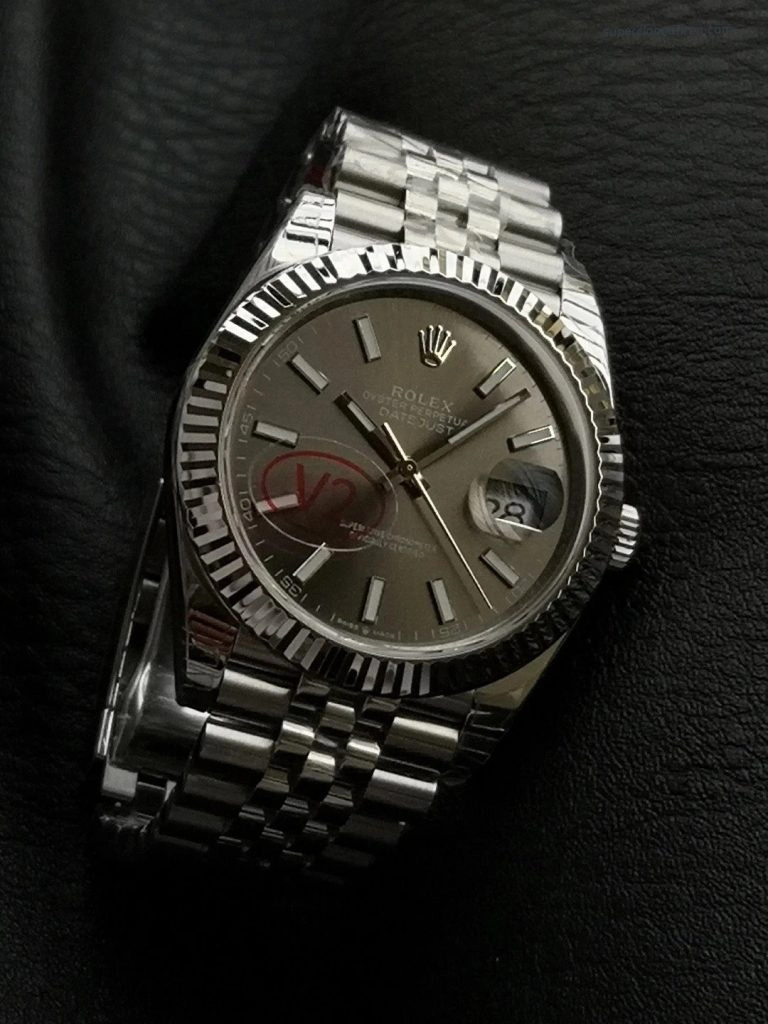 Super Clone Rolex Datejust 126334-0014 mit grauem Zifferblatt und geriffelter Lünette 41mm