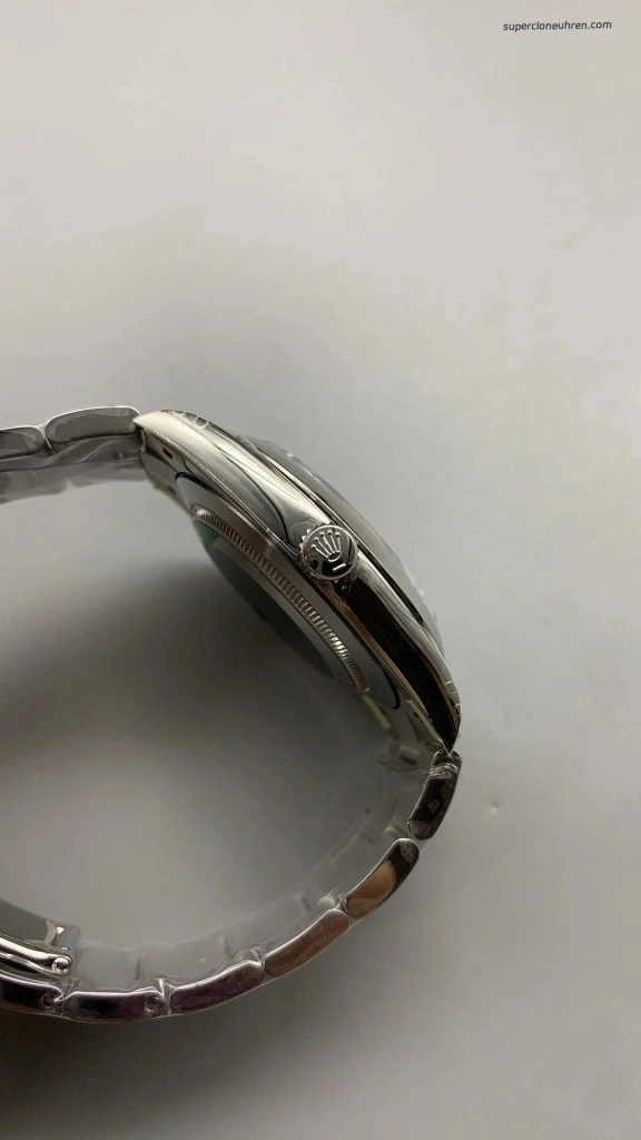 Premium Replica Uhr Rolex Oyster Perpetual 124300 schwarzes Zifferblatt Edelstahlband 41mm