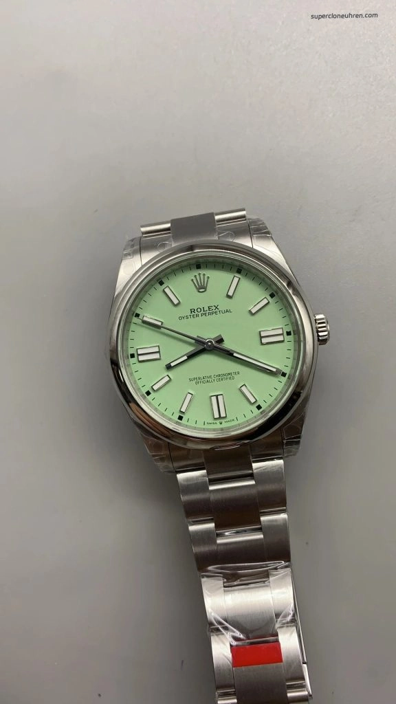 Premium Replica Uhr Rolex Oyster Perpetual 41 M134300-0006 mit grünem Zifferblatt 41mm