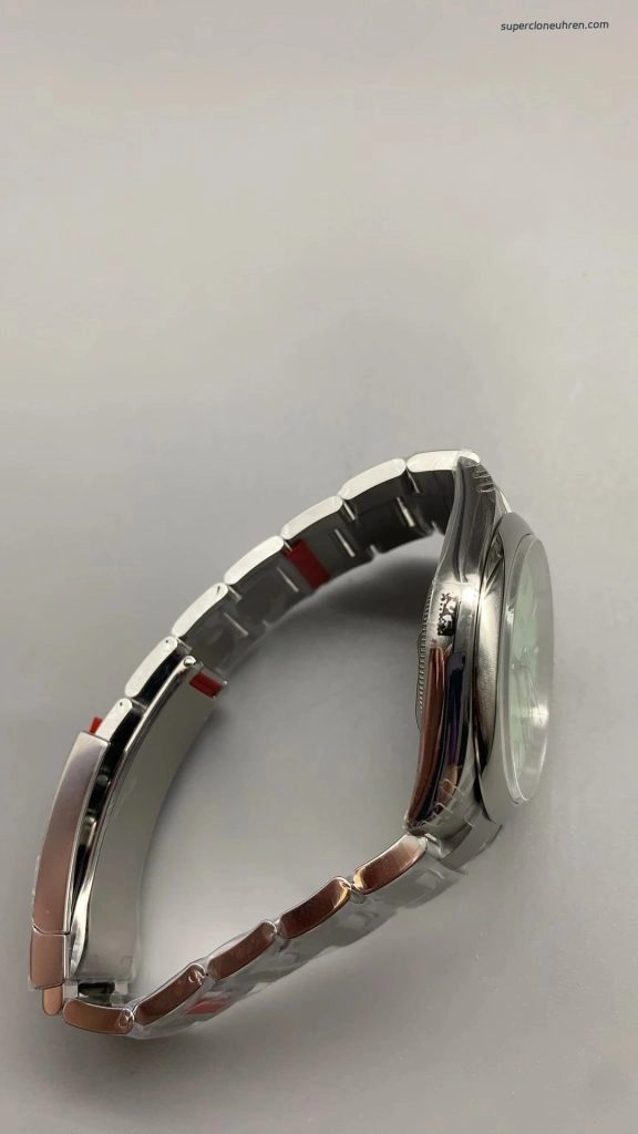 Premium Replica Uhr Rolex Oyster Perpetual 41 M134300-0006 mit grünem Zifferblatt 41mm