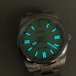 Premium Replica Uhr Rolex Oyster Perpetual 41 M134300-0006 mit grünem Zifferblatt 41mm