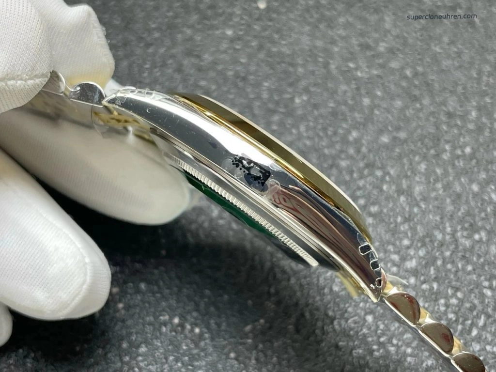Premium Replica Uhr Rolex Datejust 126303-0020 Bicolor mit grünem Zifferblatt 41mm