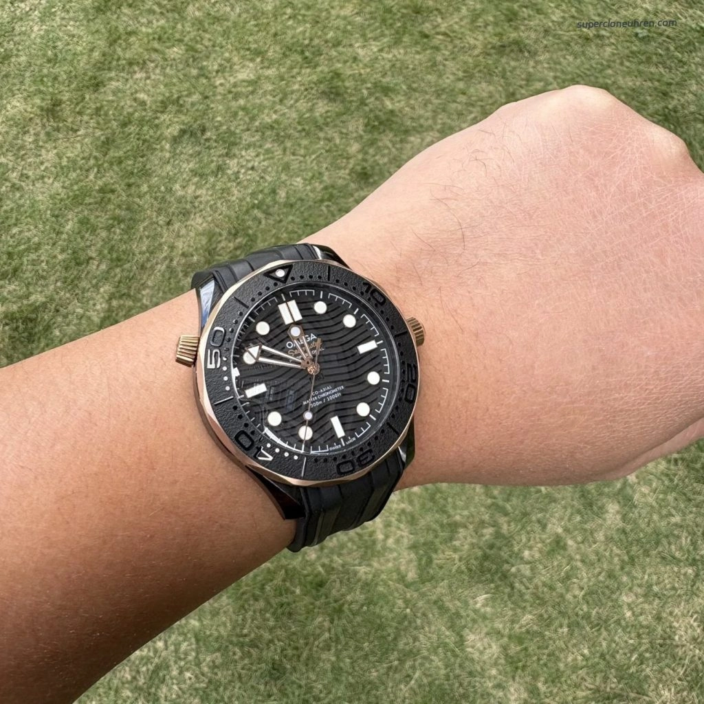 Premium Replica Uhr Omega Seamaster Diver 300M 210.62.44.20.01.001 Keramikgehäuse Roségold 43,5 mm