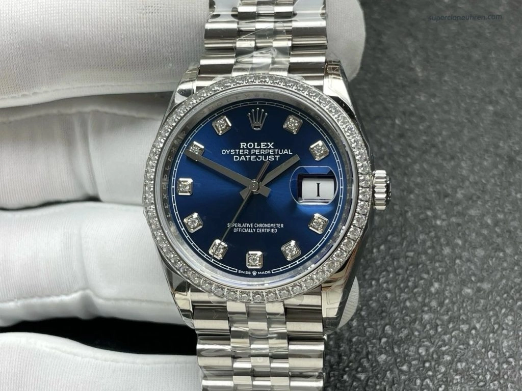 Premium Replica Uhr Rolex Datejust m126284rbr-0029 mit blauem Zifferblatt und Diamantlünette 36 mm
