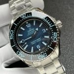 Premium Replica Uhr Omega Seamaster Planet Ocean Ultra Deep 215.30.46.21.03.002 blaues Zifferblatt 45,5 mm