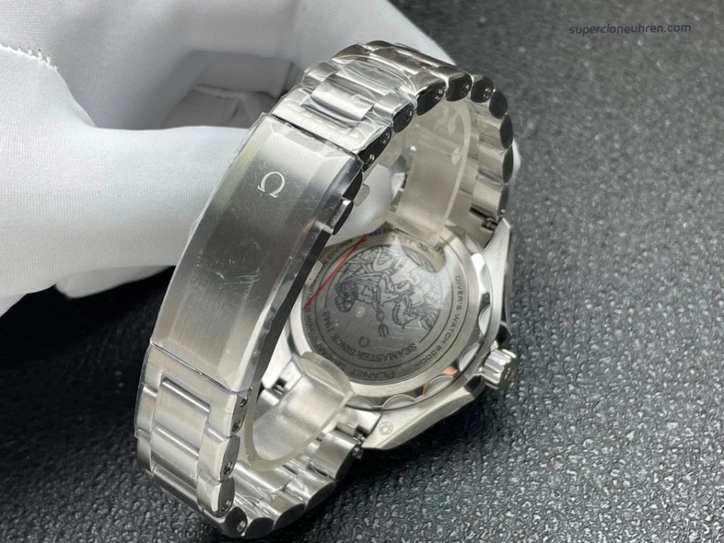 Premium Replica Uhr Omega Seamaster Planet Ocean Ultra Deep 215.30.46.21.03.002 blaues Zifferblatt 45,5 mm