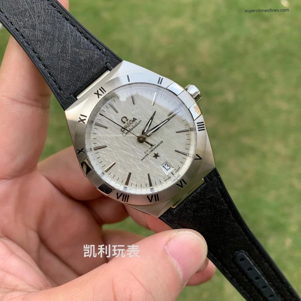 Premium Replica Uhr Omega Constellation 131.12.41.21.06.001 silbernes Zifferblatt 41mm