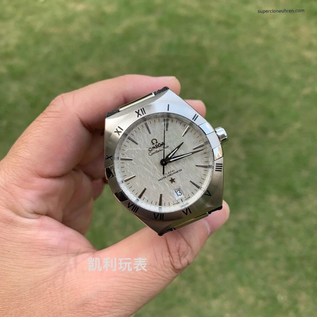 Premium Replica Uhr Omega Constellation 131.12.41.21.06.001 silbernes Zifferblatt 41mm