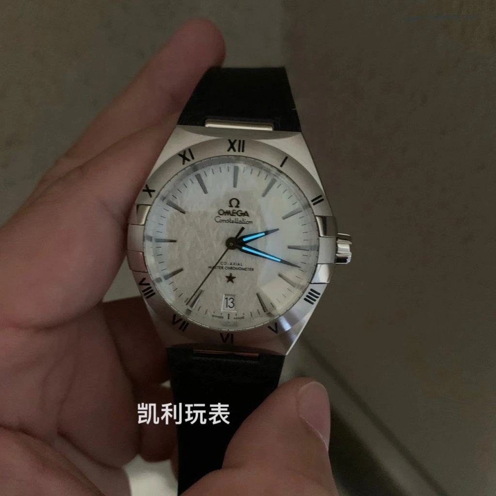 Premium Replica Uhr Omega Constellation 131.12.41.21.06.001 silbernes Zifferblatt 41mm
