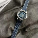 Premium Replica Uhr Omega Seamaster Aqua Terra 220.12.43.22.03.001 Weltzeit mit blauem Kautschukband 43mm