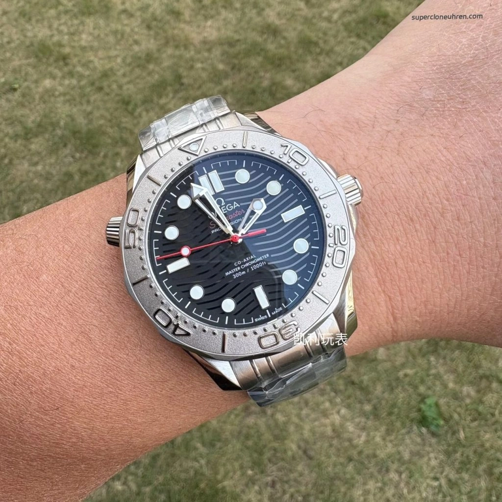 Premium Replica Uhr Omega Seamaster Diver 210.30.42.20.01.002 mit Edelstahlband 42mm