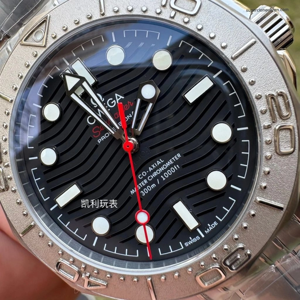 Premium Replica Uhr Omega Seamaster Diver 210.30.42.20.01.002 mit Edelstahlband 42mm