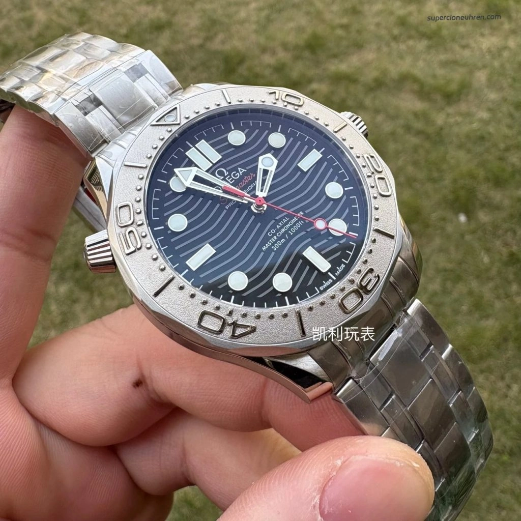 Premium Replica Uhr Omega Seamaster Diver 210.30.42.20.01.002 mit Edelstahlband 42mm