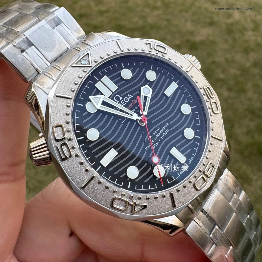 Premium Replica Uhr Omega Seamaster Diver 210.30.42.20.01.002 mit Edelstahlband 42mm