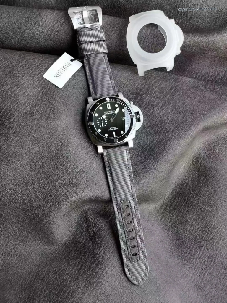 Super Clone Panerai Submersible PAM01288 aus mattiertem Edelstahl 44 mm