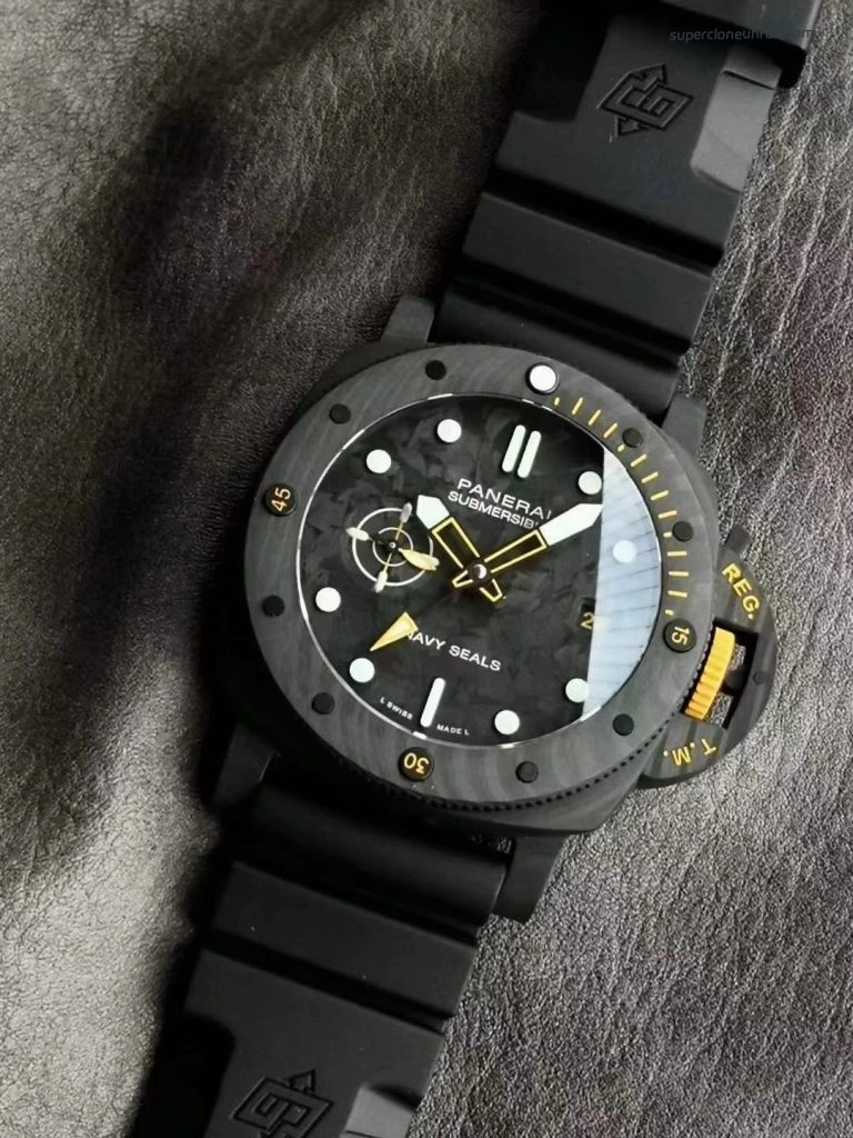 Super Clone Panerai Submersible PAM01324 Carbon-Keramik Gehäuse 44mm