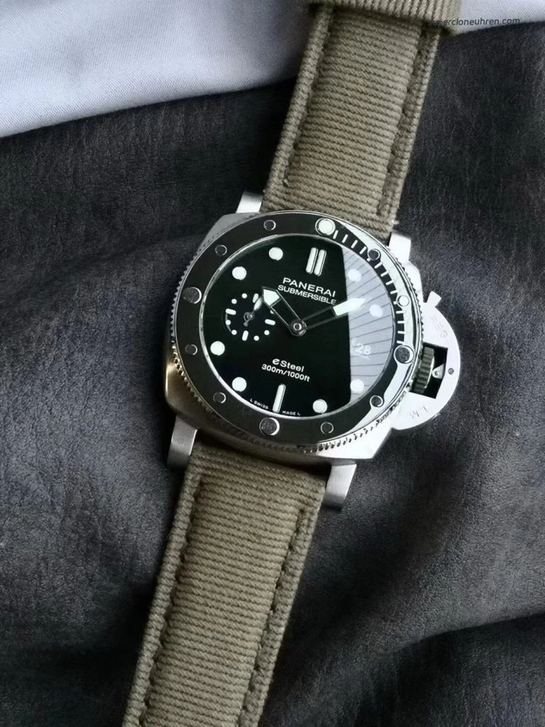 Premium Replica Uhr Panerai Submersible PAM01287 aus mattiertem Edelstahl 44mm