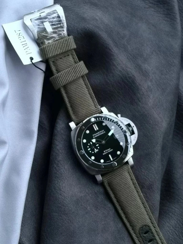 Premium Replica Uhr Panerai Submersible PAM01287 aus mattiertem Edelstahl 44mm