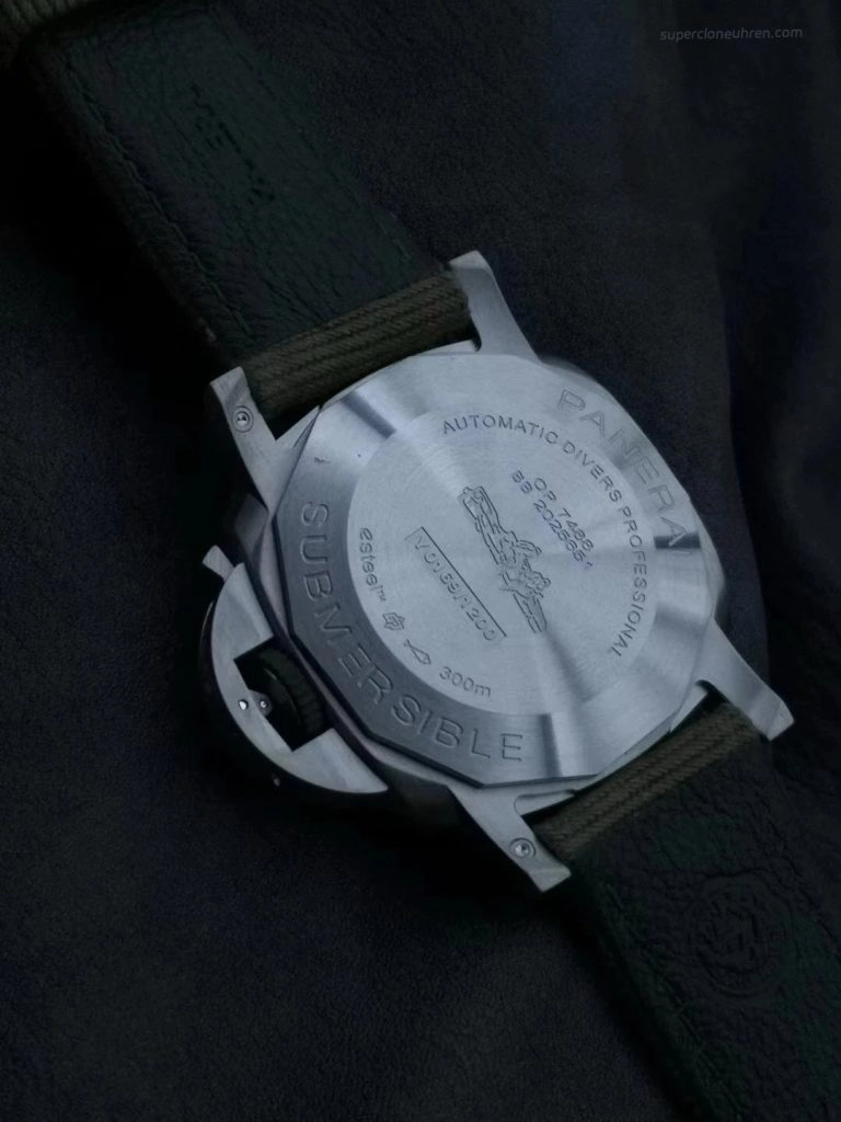 Premium Replica Uhr Panerai Submersible PAM01287 aus mattiertem Edelstahl 44mm
