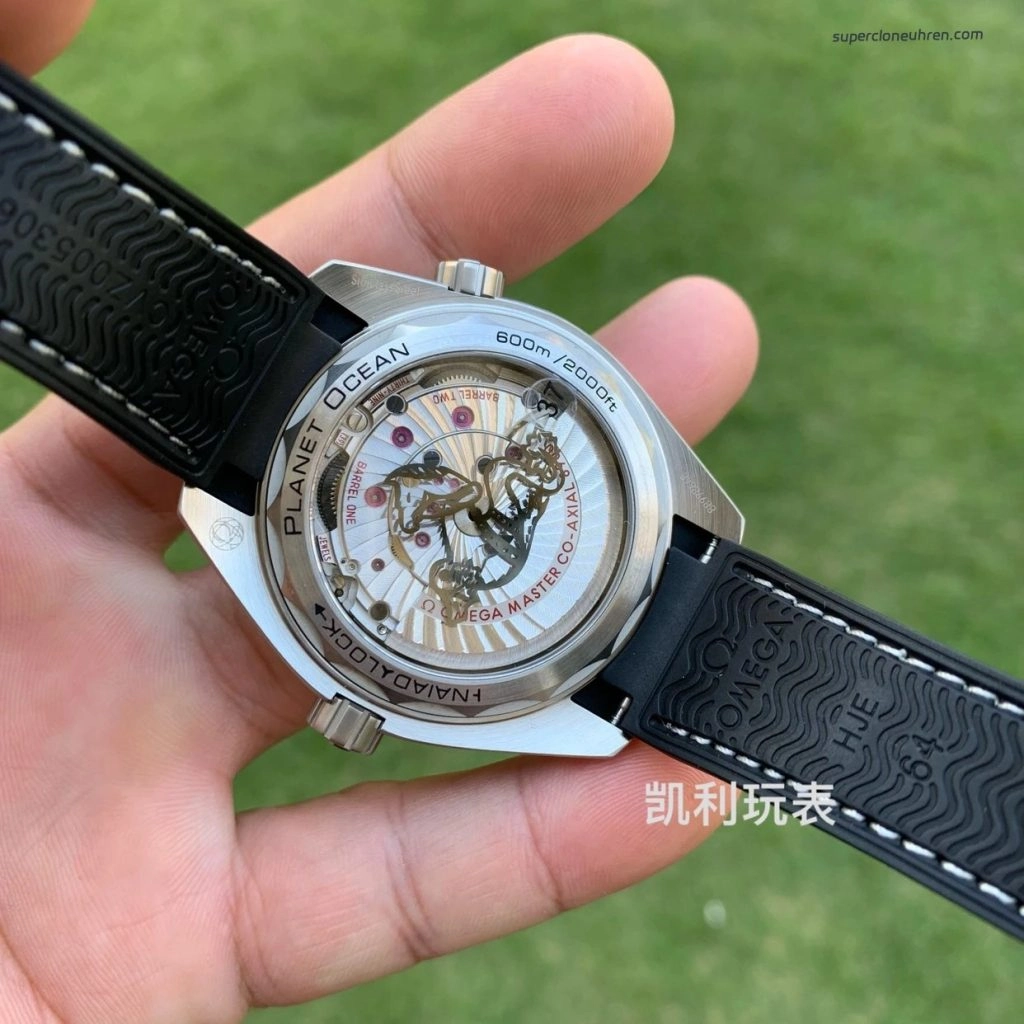 Premium Replica Uhr Omega Seamaster Planet Ocean 215.32.44.21.01.002 graues Zifferblatt 43,5 mm