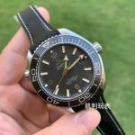 Premium Replica Uhr Omega Seamaster Planet Ocean 215.32.44.21.01.002 graues Zifferblatt 43,5 mm