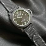 Premium Replica Uhr Panerai Luminor PAM01118 aus Carbon mit Leuchtzifferblatt 44mm