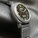 Premium Replica Uhr Panerai Luminor PAM01118 aus Carbon mit Leuchtzifferblatt 44mm