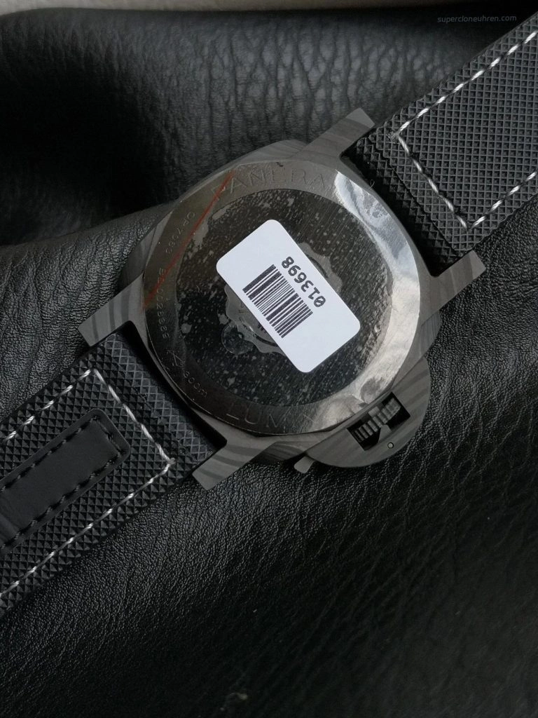 Premium Replica Uhr Panerai Luminor PAM01118 aus Carbon mit Leuchtzifferblatt 44mm