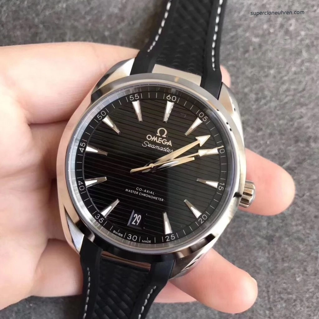 Premium Replica Uhr Omega Seamaster Aqua Terra 220.12.41.21.01.001 schwarzes Teak-Zifferblatt mit Kautschukband 41 mm